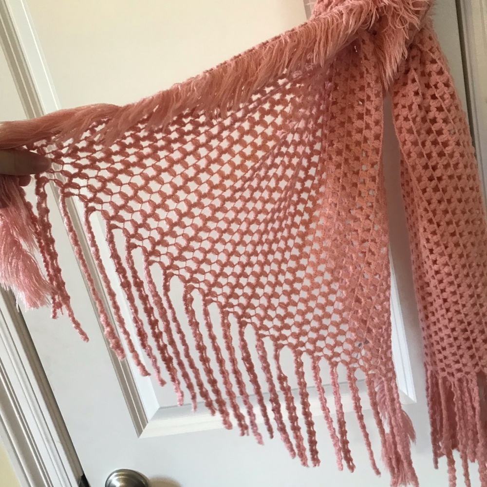 Pink scarf - Picture 3 of 6